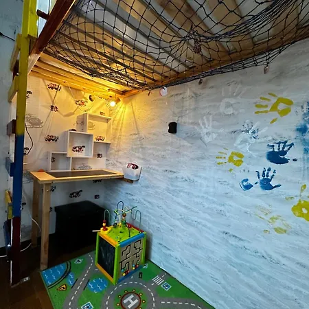 Family Near Kadriorg Swan Pond Apartment