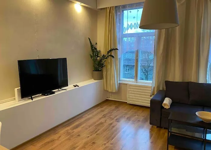 Apartment Family Near Kadriorg Swan Pond *