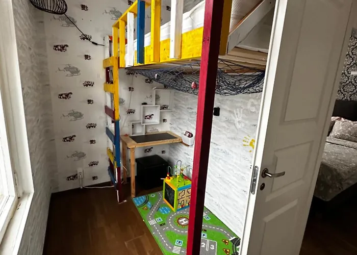 Family Near Kadriorg Swan Pond Apartment Reval