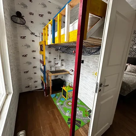 Family Near Kadriorg Swan Pond Apartment Tallinn