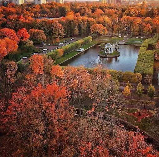 Family Near Kadriorg Swan Pond Apartment